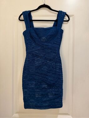 SIZE XS | BCBGMaxAzria Royal Blue Ruched Sleeveless Bodycon Dress